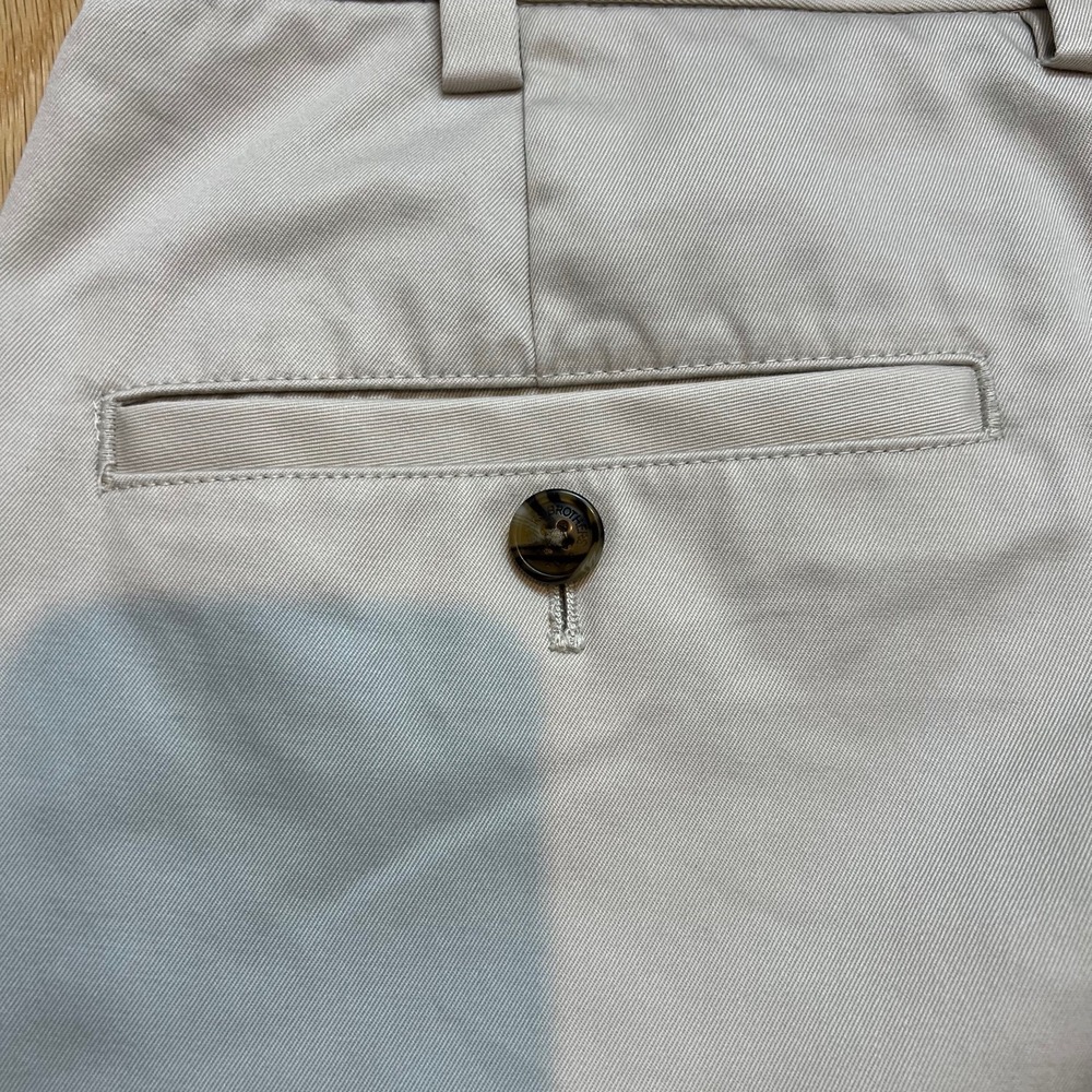 Brooks Brothers Mens Light Weight Advantage Chino Clark  Sand 36x32 - Picture 6 of 9